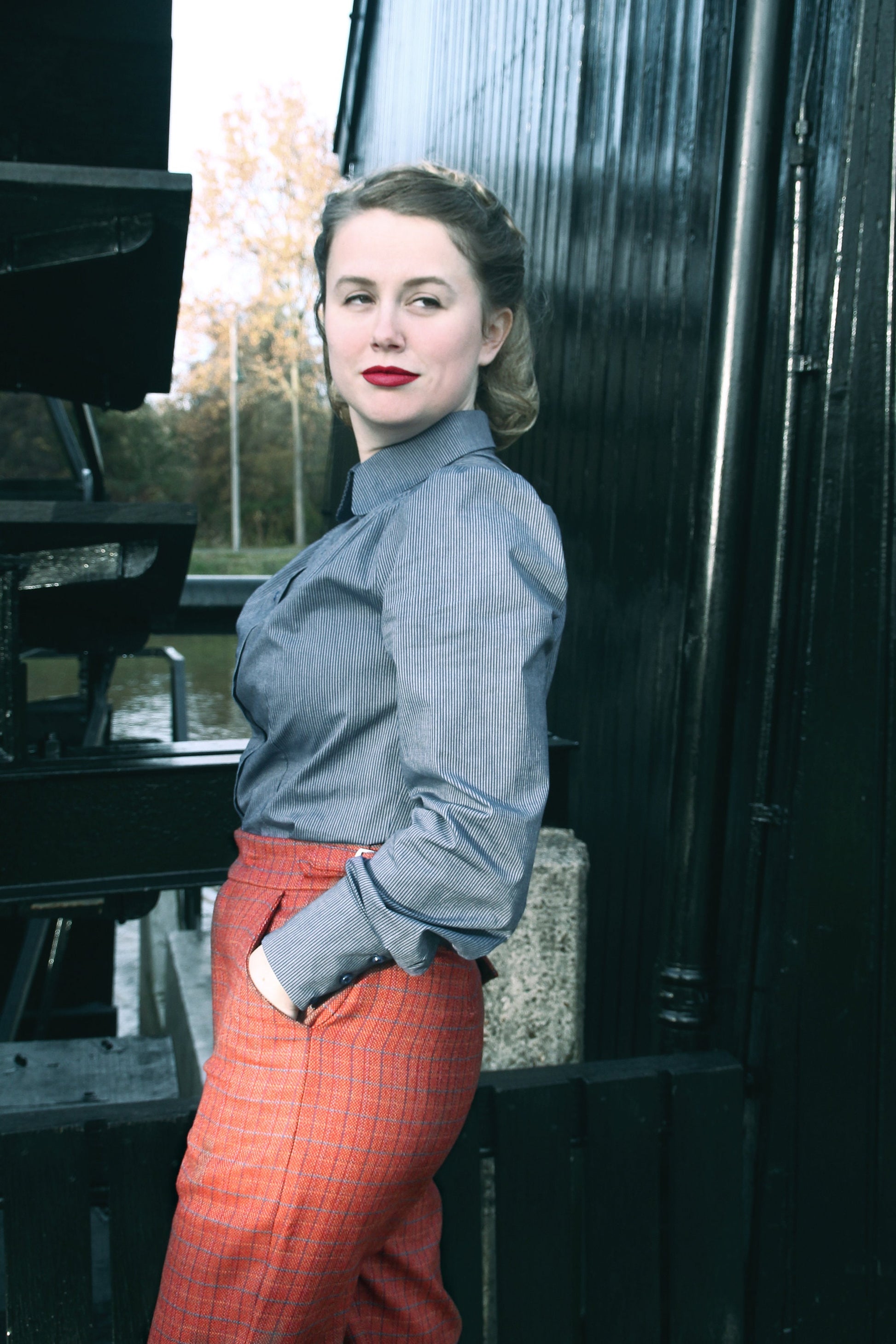 Vintage style knickerbockers ladies checkered red wool tweed, 1910s 1920s 1930s 1940s cycling breeches