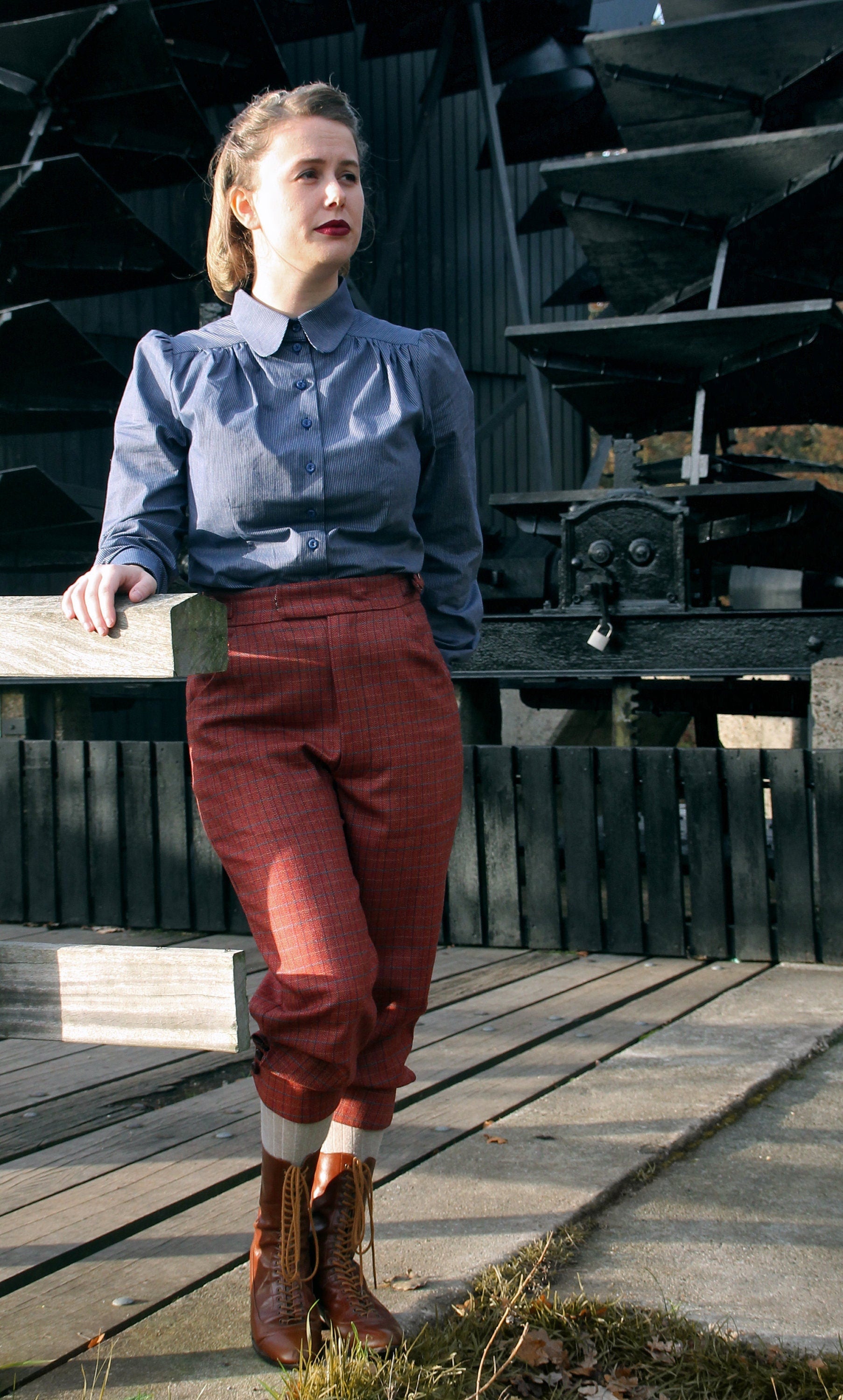 Vintage style knickerbockers ladies checkered red wool tweed, 1910s 1920s 1930s 1940s cycling breeches