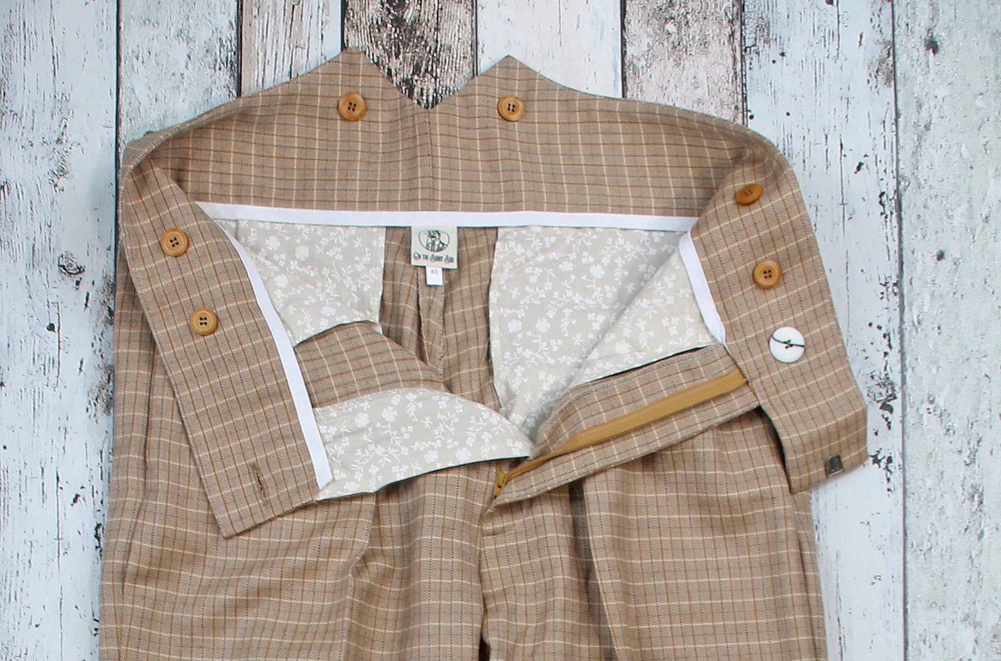 1940s high waist suit trousers vintage style, brown beige checkered 1930s pants