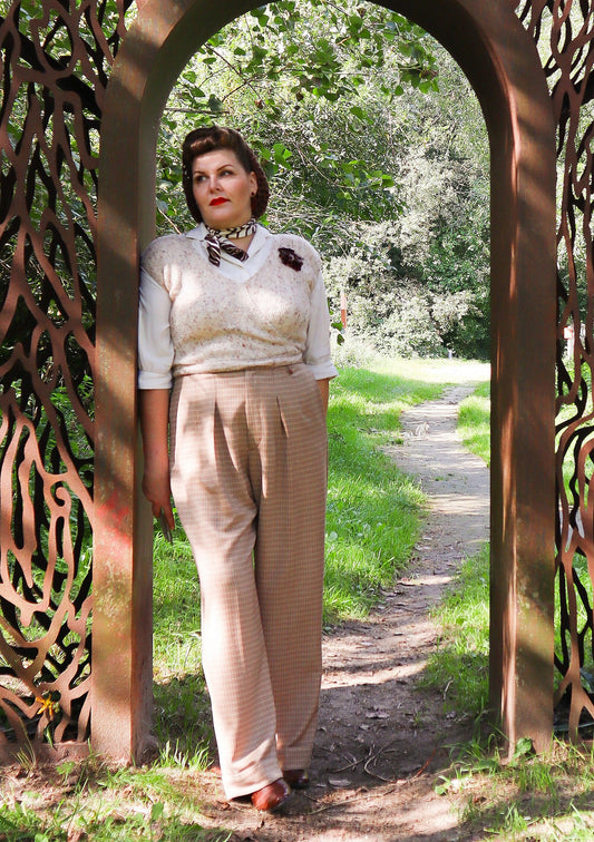1940s high waist suit trousers vintage style, brown beige checkered 1930s pants