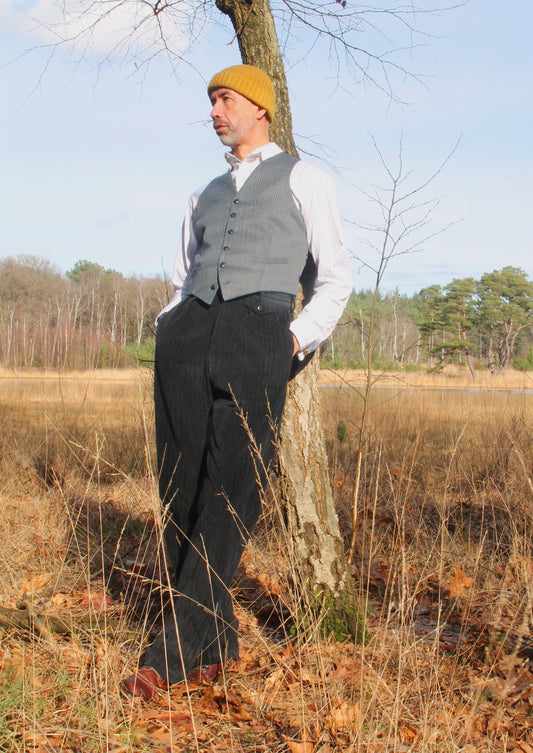 Vintage 1940s style black rib cords high waisted trousers, corduroy pants with pleated front size 34 W