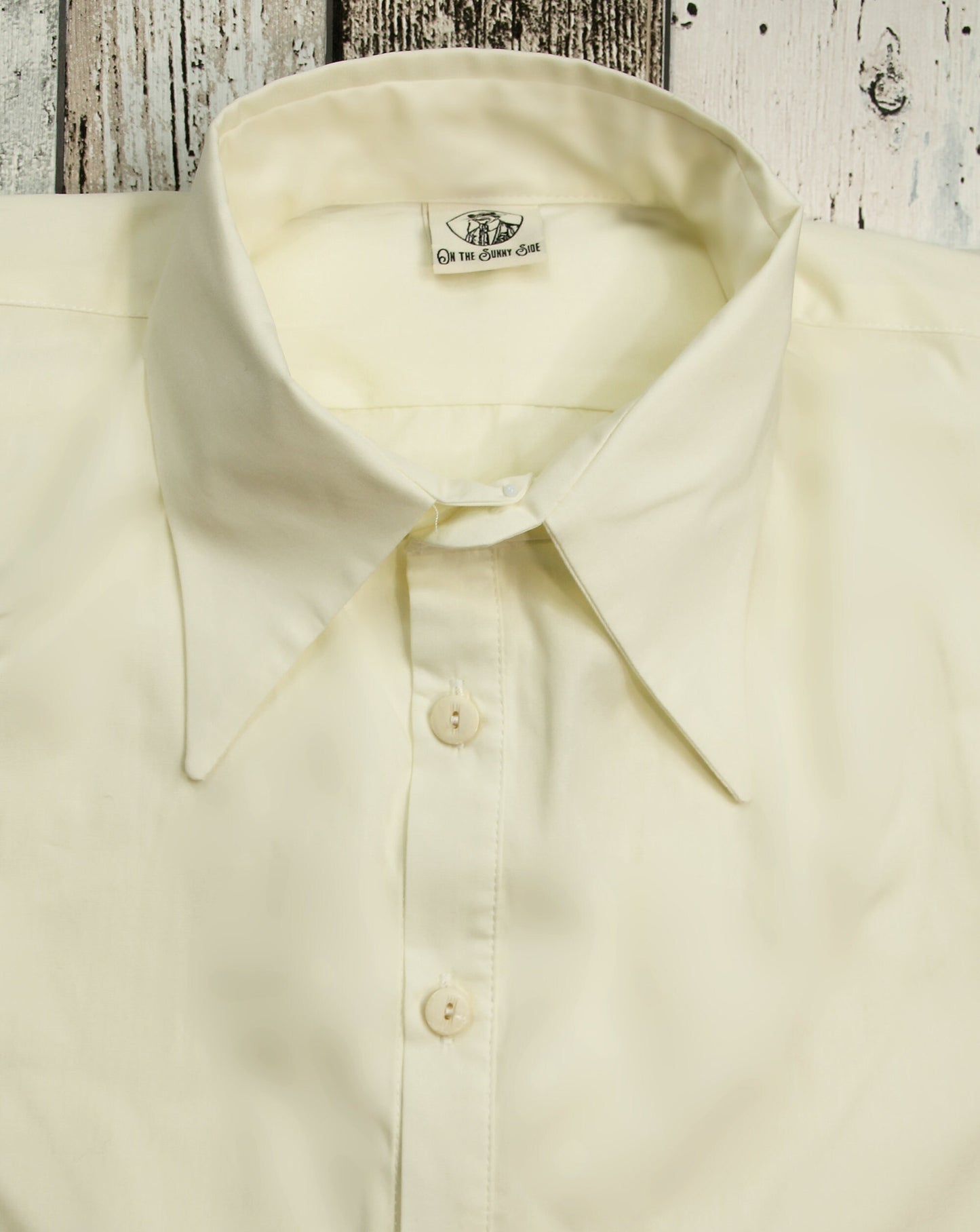 Spearpoint collar shirt in cream vanilla cotton with French cuffs for cufflinks vintage style