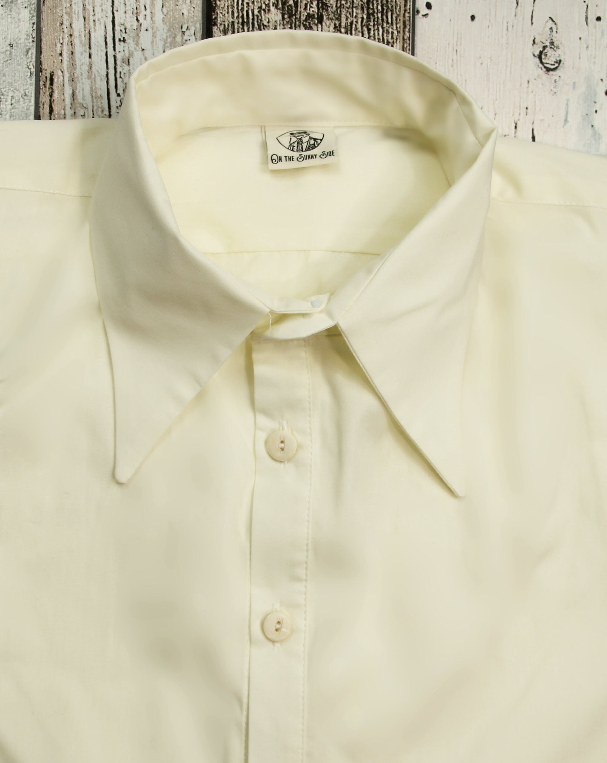 Spearpoint collar shirt in cream vanilla cotton with French cuffs for cufflinks vintage style