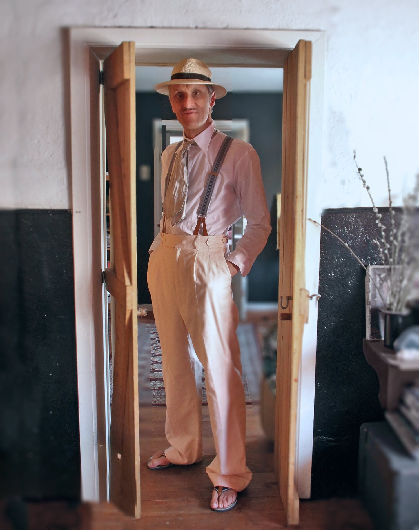 Vintage 1920s style high waist trousers in pink linen