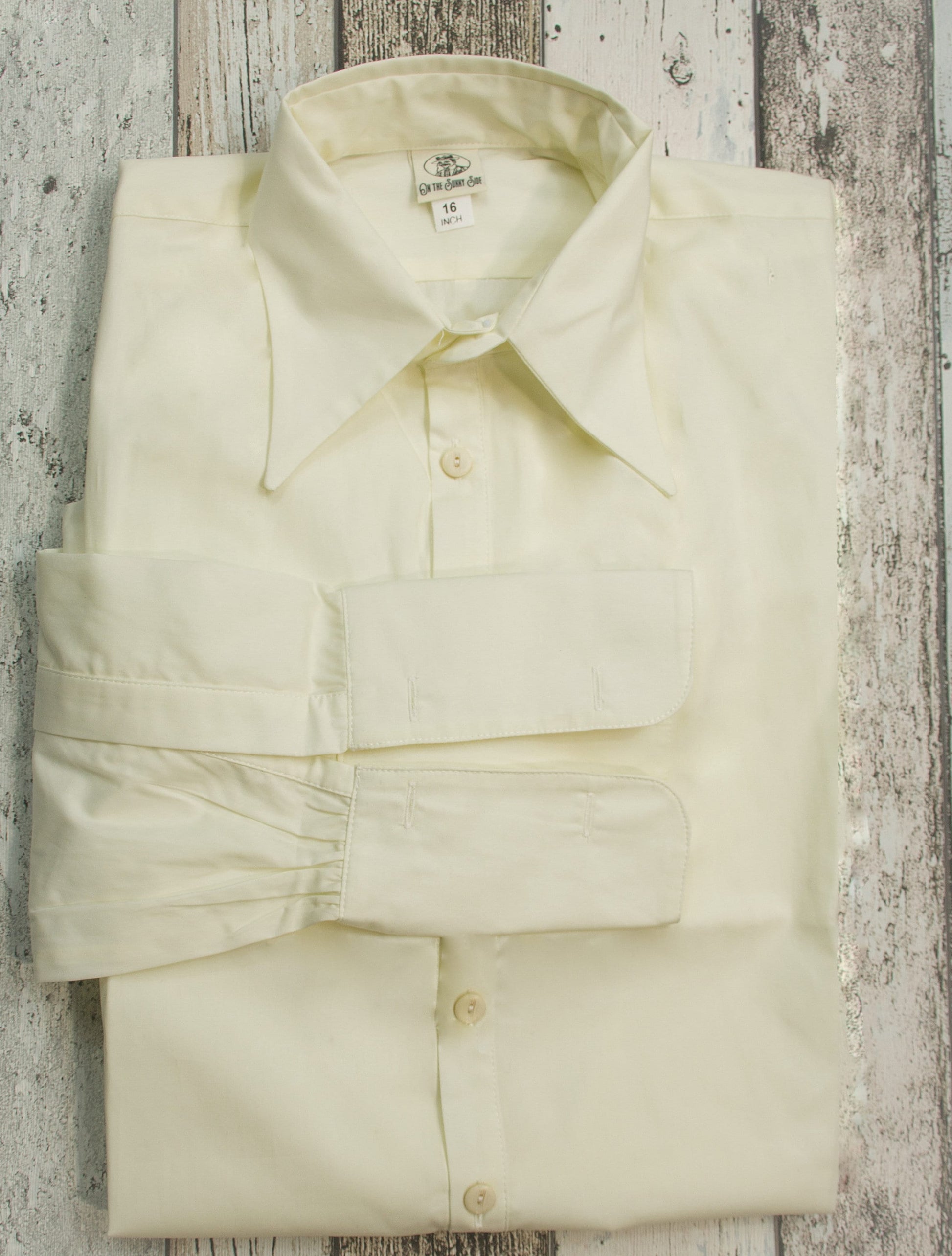 Spearpoint collar shirt in cream vanilla cotton with French cuffs for cufflinks vintage style