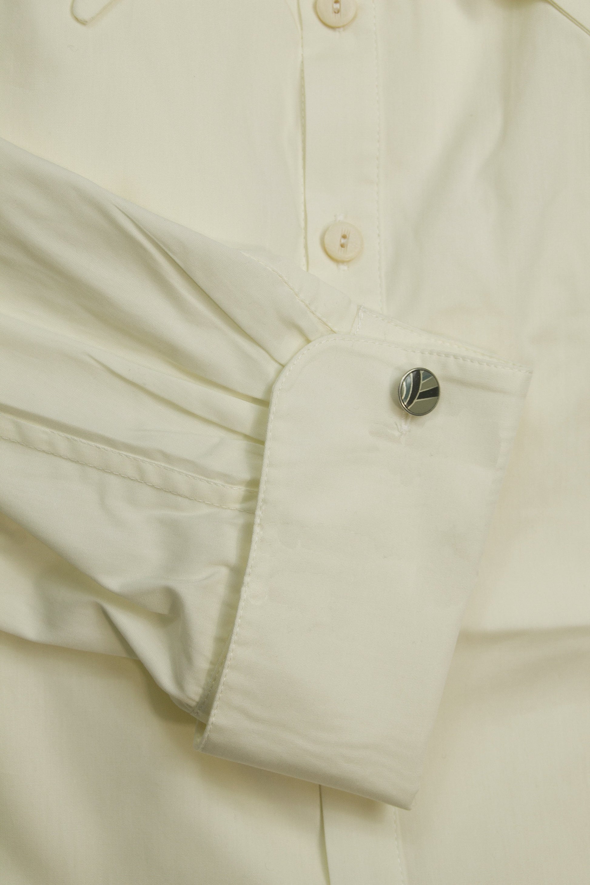 Spearpoint collar shirt in cream vanilla cotton with French cuffs for cufflinks vintage style