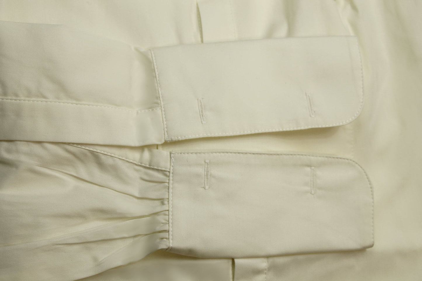 Spearpoint collar shirt in cream vanilla cotton with French cuffs for cufflinks vintage style