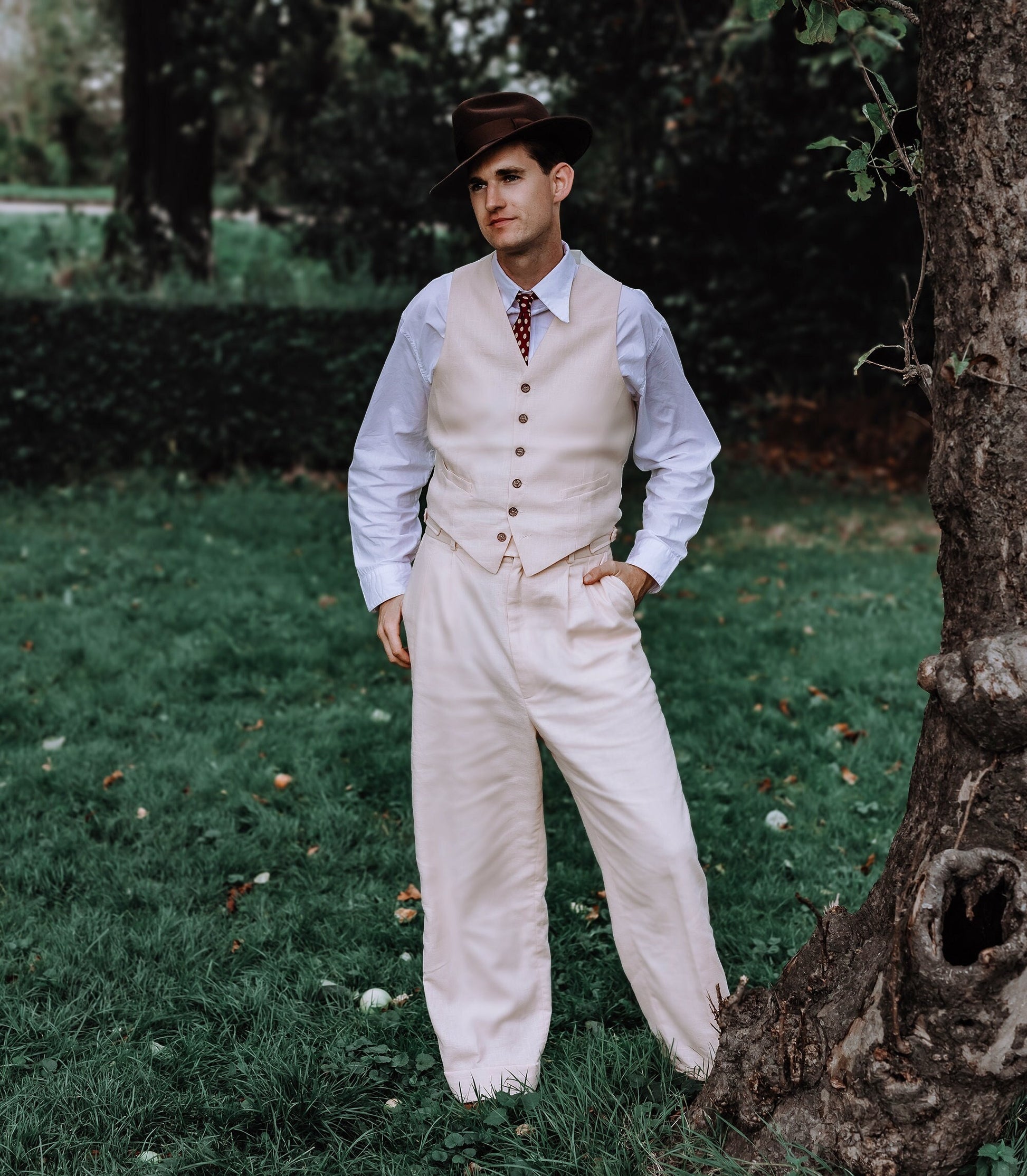 Vintage 1920s style high waist trousers in pink linen