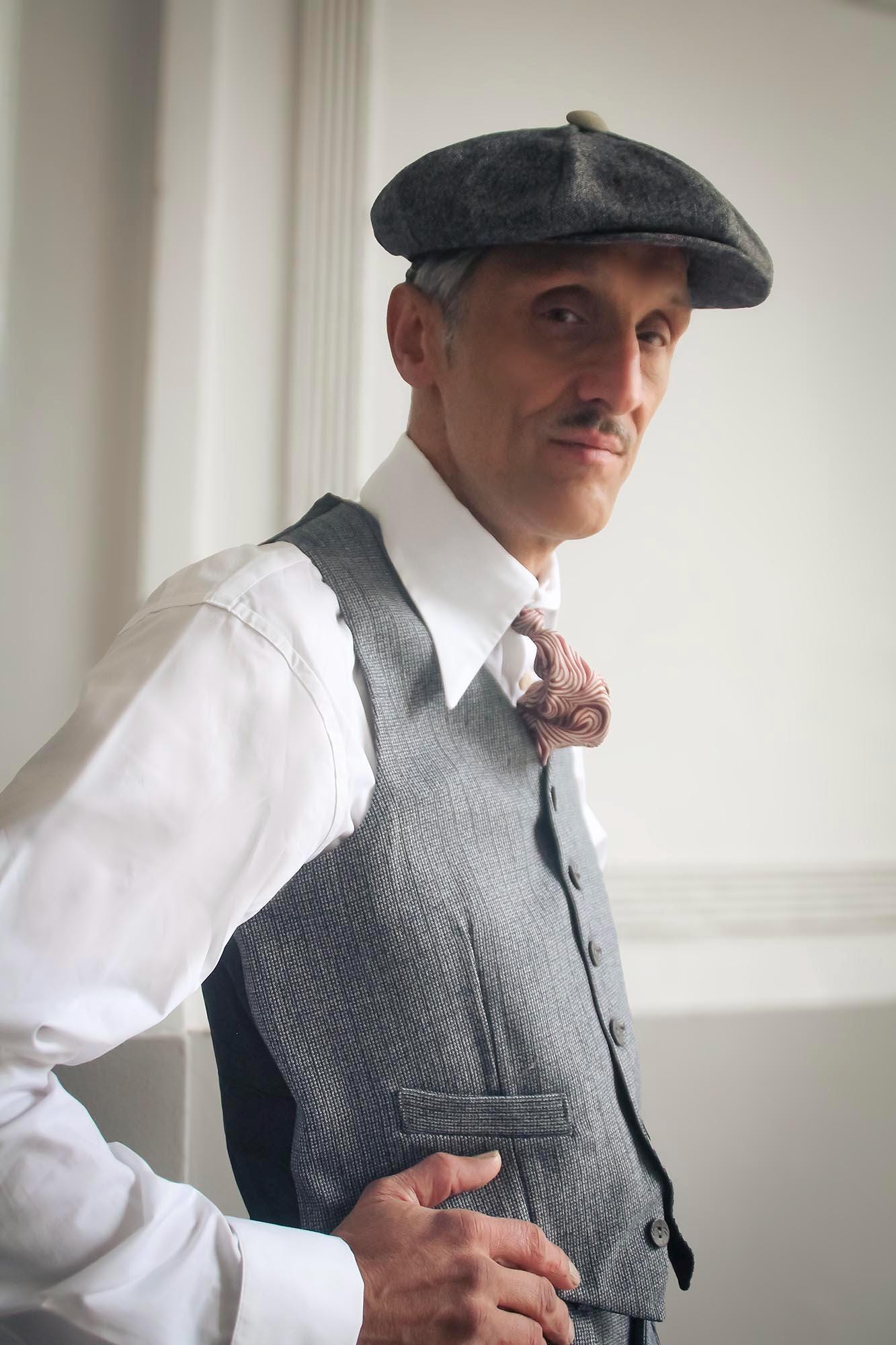 Spearpoint collar shirt in crisp white cotton with French cuffs for cufflinks vintage style