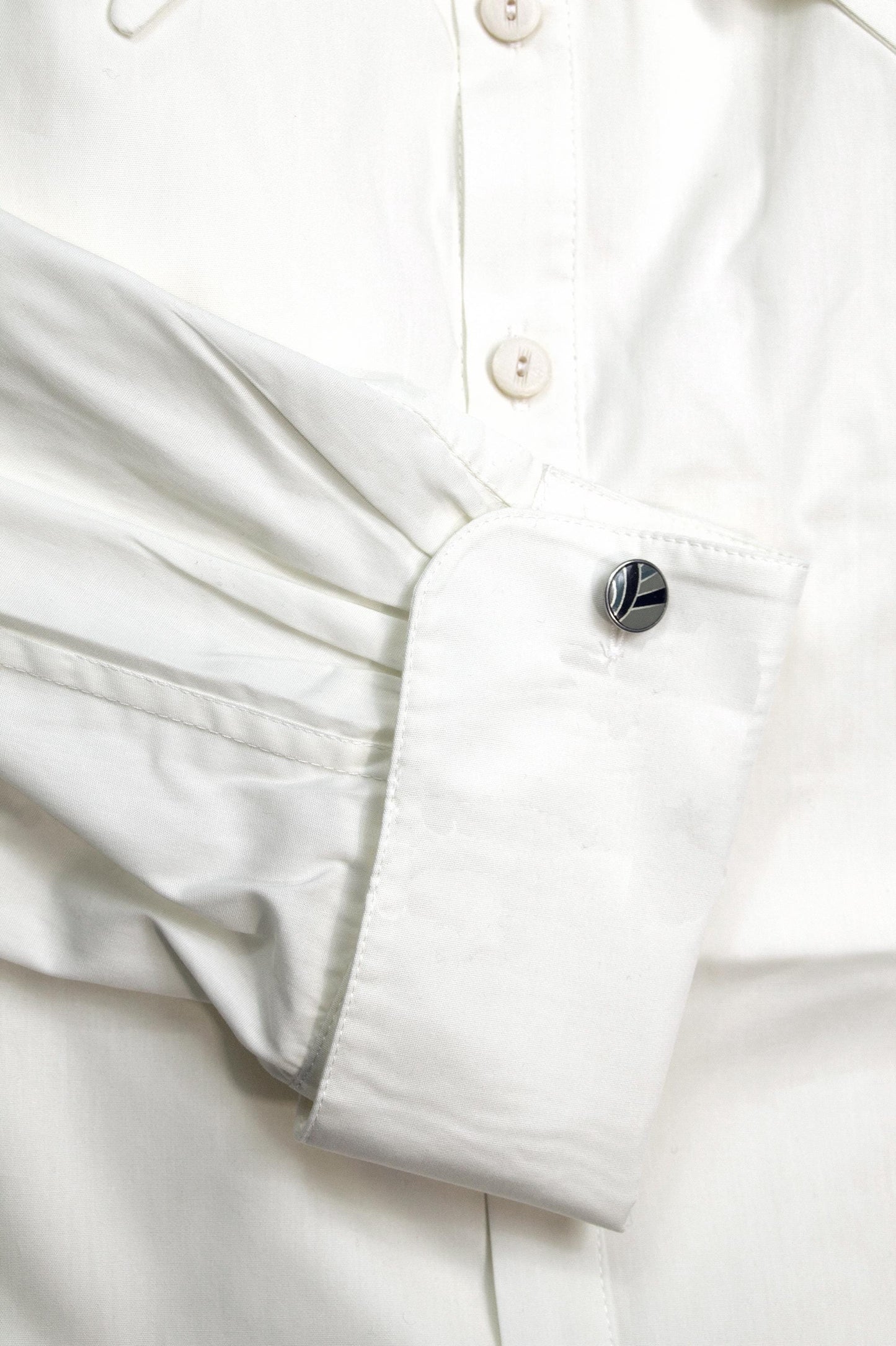 Spearpoint collar shirt in crisp white cotton with French cuffs for cufflinks vintage style